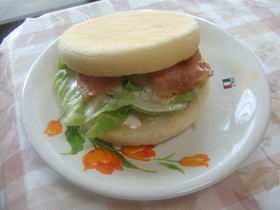 朝食に♪マック風サラダマリネマフィン☆