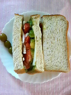 ☆アボカドとチーズのサンドイッチ☆