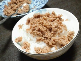 お弁当に美味しい!鶏そぼろ