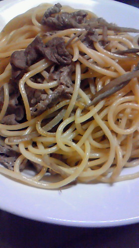 牛肉とゴボウのゴマドレパスタ