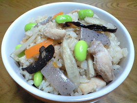 簡単美味しい☆優しい味な鶏五目ご飯☆