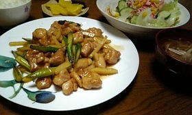 鶏肉の甘辛じゃがバター炒め