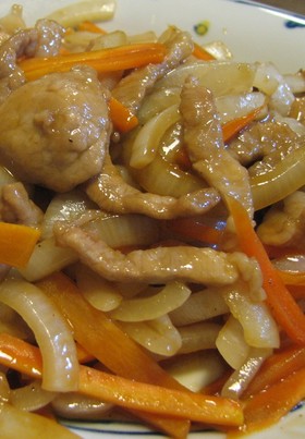 弱火で炒めると肉がふんわり。豚の生姜焼き