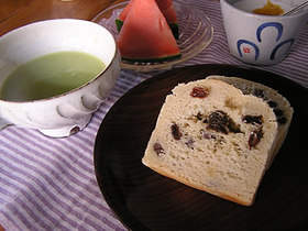 米粉ぶどうパン
