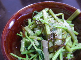 よしな(ミズ、カタハ)の塩昆布和え
