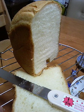 水分は生クリーム!食パン