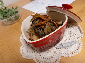 鶏肉とひじき入りごぼうのきんぴら♪