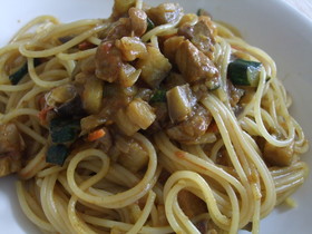 残り物で♪夏野菜カレーパスタ