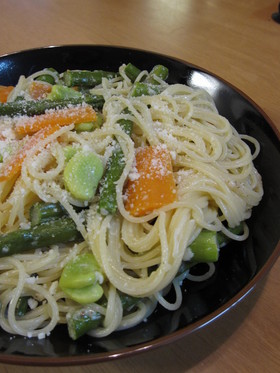 そら豆とアスパラとチーズのパスタ