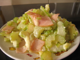簡単♪セロリとハムのマヨ炒め