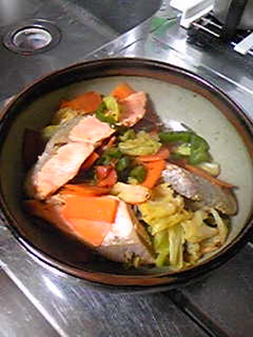 鮭と野菜の蒸し焼き