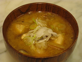 野菜たっぷり豚汁
