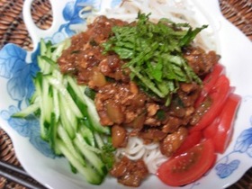 ひやむぎDEジャージャー麺