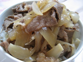 隠し味は・・。牛丼♪