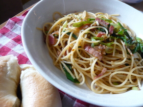 バターしょう油でネギベーコン♥パスタ