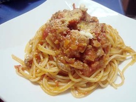 豚ヒレ肉のラグーソースパスタ