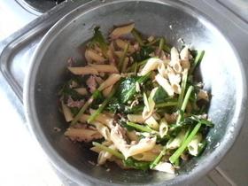 ほうれん草とペンネのツナサラダ