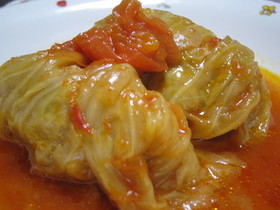 トマト仕立てのロールキャベツ