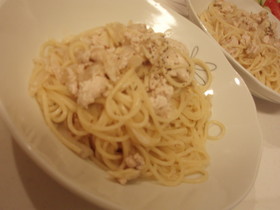 鶏ひき肉と新たまねぎのクリームパスタ