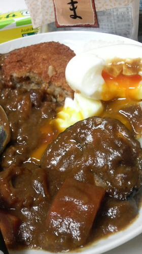 カレーバリエ☆コロッケと半熟卵のせ~