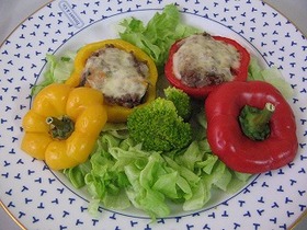 ミートカレーパプリカカップ