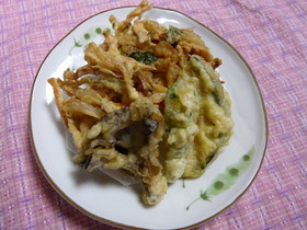 エビ入りかき揚げと野菜の天ぷら盛り合わせ