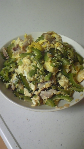 旨味がぎゅっと★ゴーヤチャンプル