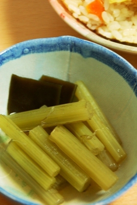 昆布もそのまま☆かんたん♪ふきの煮物