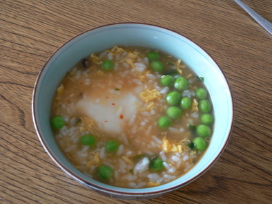 グリーンピースのスープご飯の写真