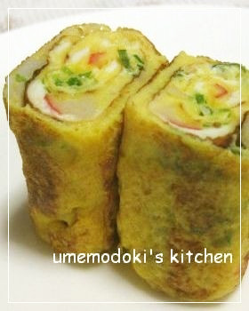 彩り豊か♪カニカマとネギの卵焼き