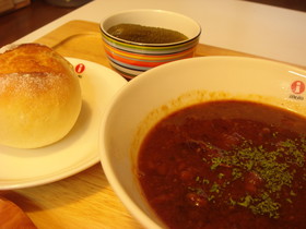 tateすじ肉の赤ワイン煮シチュー