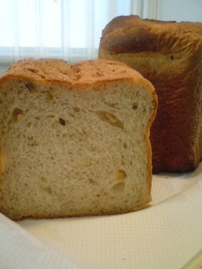 ふわふわくるみ食パン　HBの写真