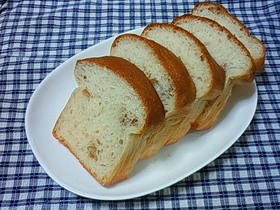 超簡単クルミ・ミルク食パン