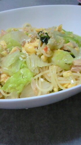 サラダパスタ