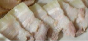 お肉がぷりぷりジューシーな塩茹で豚