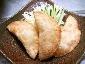 プチカレー味じゃがチーズの包み揚げ