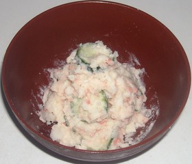 ししゃも卵入り鮭フレークでポテトサラダ