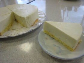 キウイのレアチーズケーキ