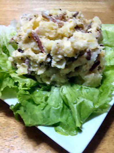 カリカリベーコンのポテトサラダの写真