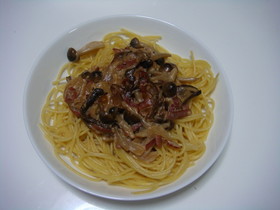 きのことベーコンのクリームパスタ