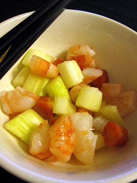 エビとセロリとニンジンの和えもの