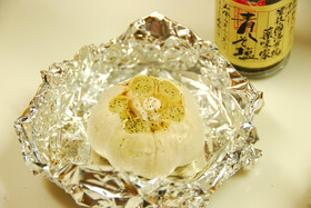 にんにく丸ごと オイルと青しそ塩焼き