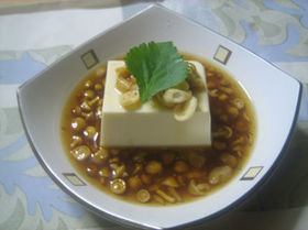 温かいなめこ豆腐