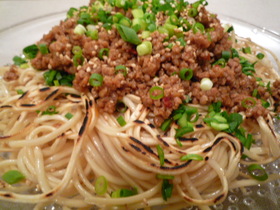 ピリ辛!豚そぼろ韮焼きそば