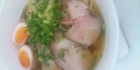 トッピングで本格的ラーメン