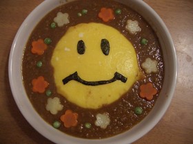 誕生日に ニコちゃんカレー
