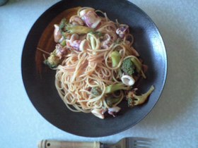 イカとブロッコリーのパスタ
