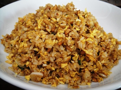 パラパラの納豆炒飯（チャーハン）の写真