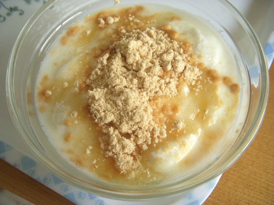 蜂蜜・黄な粉のヨーグルトの画像