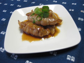 豚バラ肉と玉ねぎのテリツヤ煮。